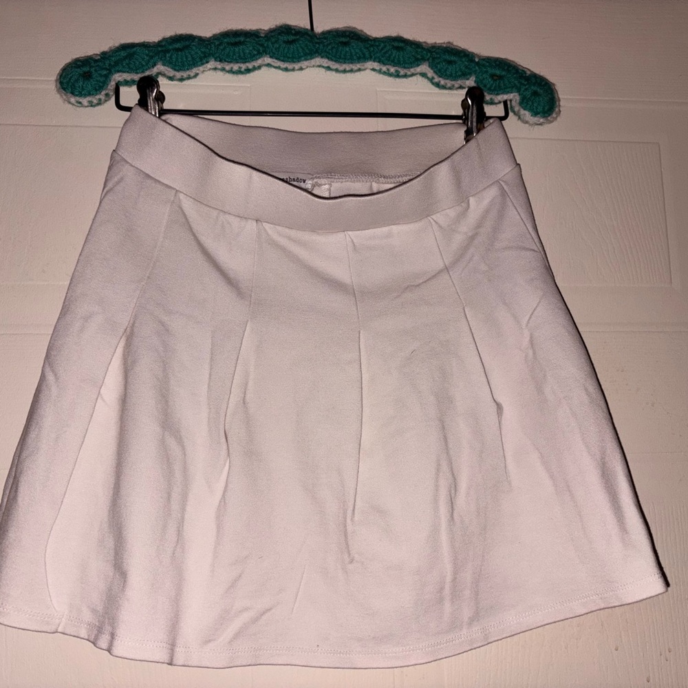 Eyeshadow White Circle Skater Skirt